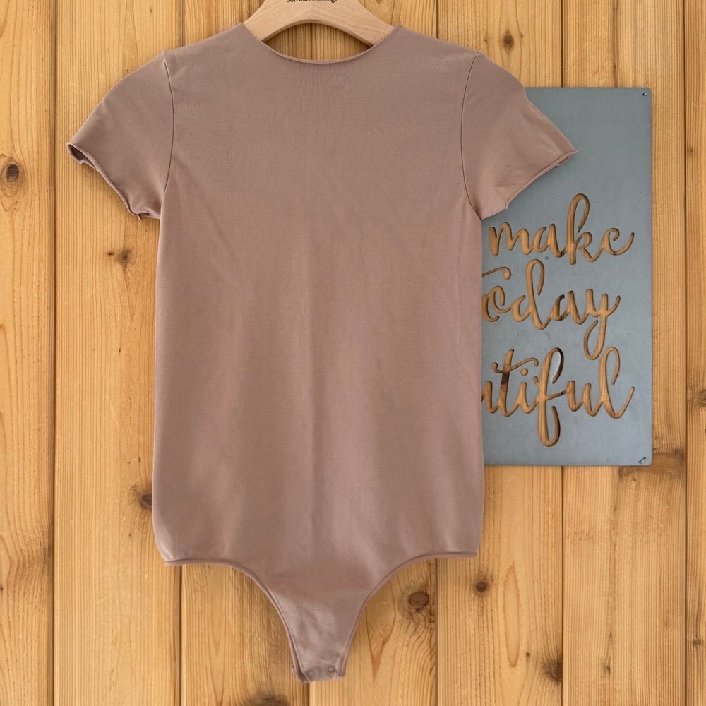 SKIMS ESSENTIAL T-SHIRT BODYSUIT IN TIGERS EYE SIZE LARGE/XL